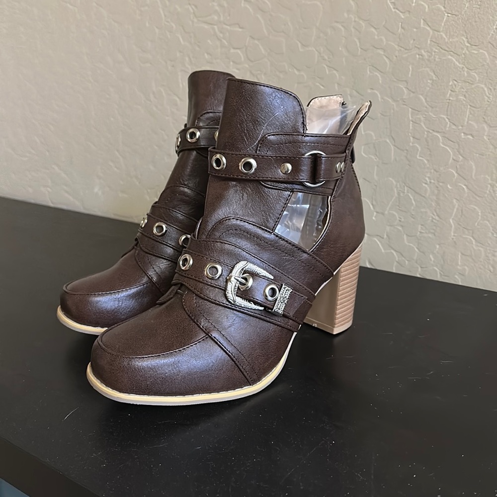 Brown boots with buckle